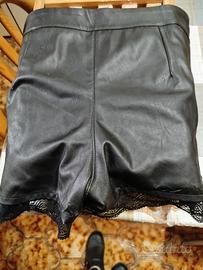 Nuovi Pantaloncini Pelle Neri con Pizzo Ricamato