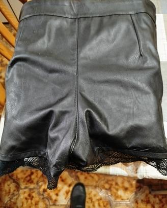 Nuovi Pantaloncini Pelle Neri con Pizzo Ricamato