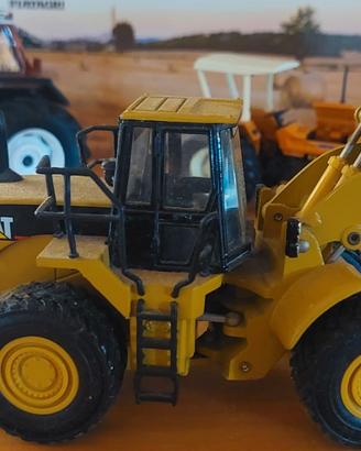 Modellino pala gommata CAT