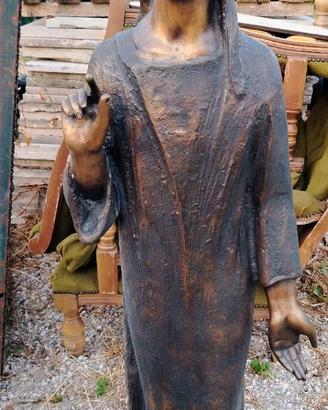 Statua in bronzo del cristo