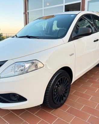 Lancia Ypsilon HYBRID SOLI 39000 km da 90 euro al 