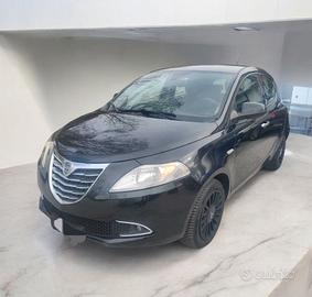 Lancia Ypsilon 1.2 69 CV 5 porte S&S Gold
