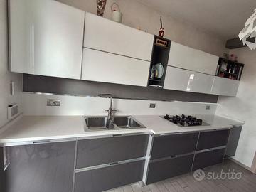 Cucina in vetro temprato