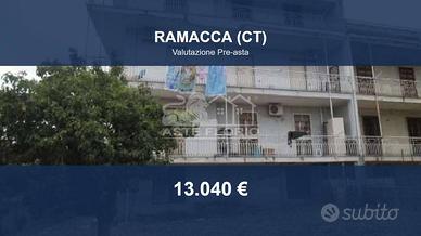 Immobile in asta di 150 m² con più di 5 locali a R