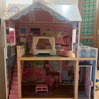 Casetta in legno per bambole