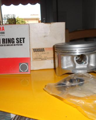 pistone e  ring set  yamaha   xt 400  5y6
