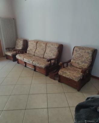 Divano in legno massiccio 