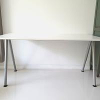 Scrivania Ikea Thyge 160x80