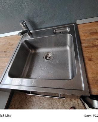 mobili cucina con lavastoviglie e piastra induzion