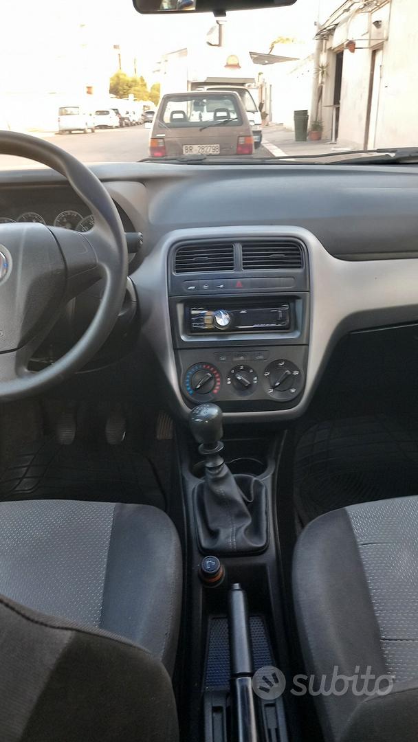 Fiat Grande Punto 2013 photo 3
