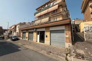 Fidene - locale commerciale