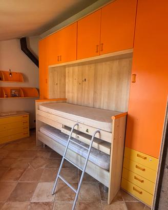 Cameretta con letto a castello