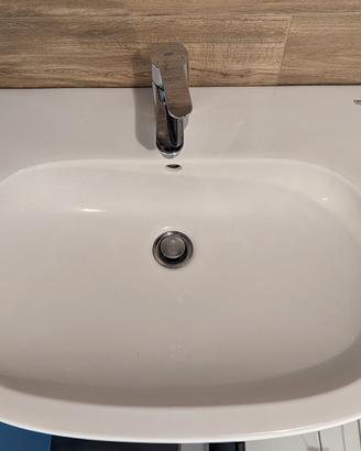 Lavandino e rubinetto Grohe