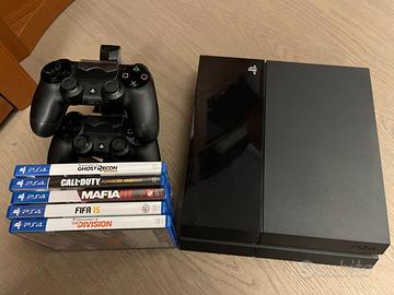 Play Station 4 500GB + 2 Controller + 5 giochi