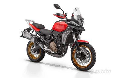 Moto Qj Motor SRT 700 S/SX - NUOVA