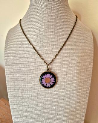 collana artigianale  con fiori 