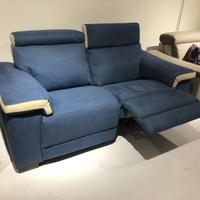 Divano con relax elettrici