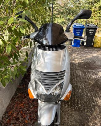 Scooter Aprilia Leonardo 125 - solo 16.800 km 