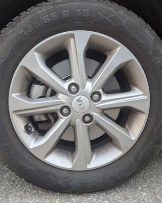 4 pneumatici invernali Wredstein 185/65 R15 88T