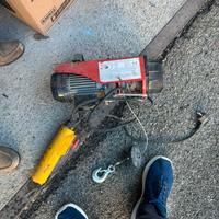 Argano paranco  motore 230v monofase