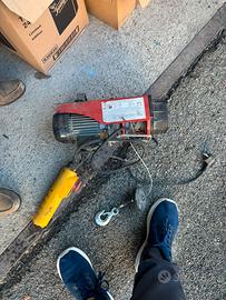 Argano paranco  motore 230v monofase