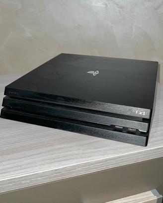 PlayStation 4 Pro, 861,4 GB, Model: CUH-7116B