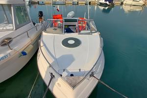 barca a motore americana 