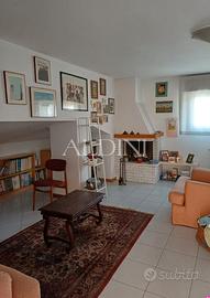 Appartamento con terrazzo R14427