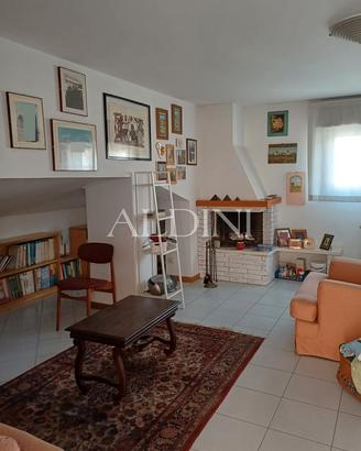 Appartamento con terrazzo R14427