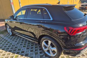 Audi Q3 35 2.0 tdi/S Line/S-Tronic/19"