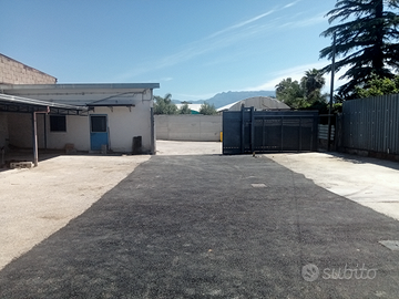 Capannoni categoria C3 di 330 mq