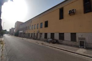 Locale uso magazzino-box-deposito