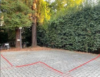 Posto auto angolare recintato - Signa