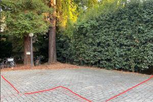 Posto auto angolare recintato - Signa