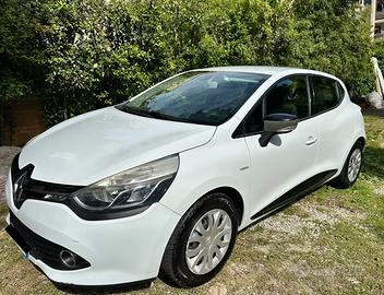 Renault Clio costume national GPL 5 porte