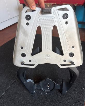 Codino e piastra per bauletto mv turismo veloce