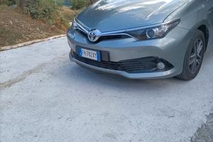Toyota Auris Hybrid