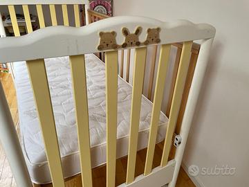 Lettino Pali e materasso Aerosleep molto ben tenut