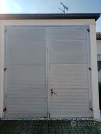 Portoni da garage usati grandi.