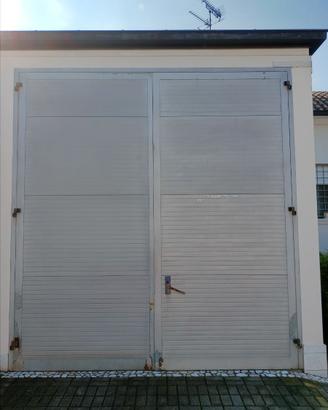 Portoni da garage usati grandi.