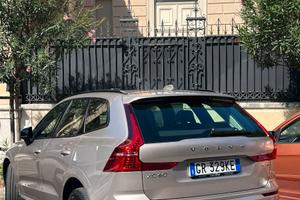 XC60 PLUS DARK B4 AWD AUT