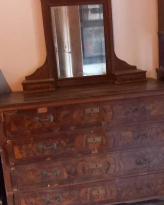 Credenza in radica