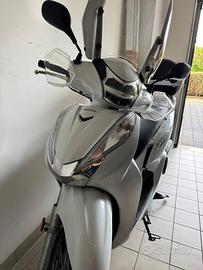 Honda SH 300i 2000km