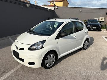 Toyota Aygo 1.0 5p Now CONNECT+NAVIGATOR