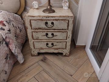Madia e comodino stile shabby chic