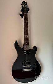 Chitarra elettrica con custodia e amplificatore