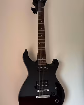 Chitarra elettrica con custodia e amplificatore