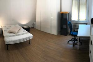Grande matrimoniale in appartamento condiviso