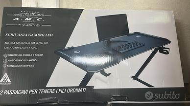 SCRIVANIA GAMING LED