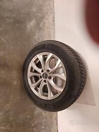 Gomme invernali Hankook montate su cerchi in lega